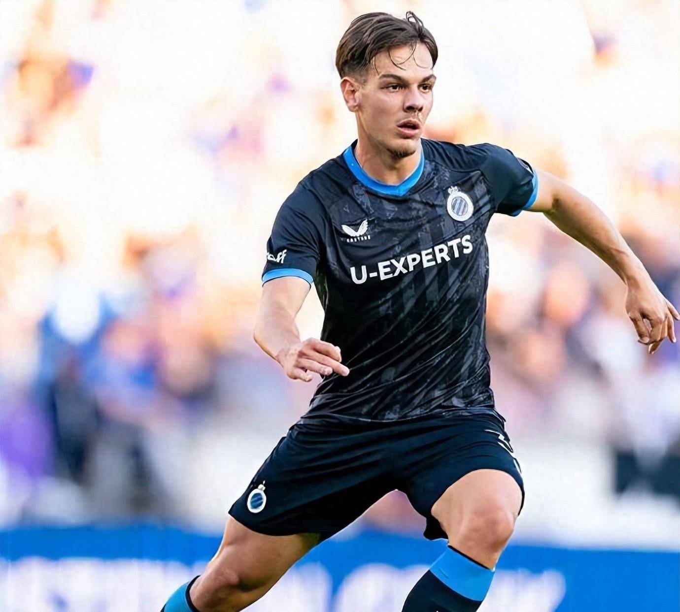 冲刺阶段德甲传出新动向，AC米兰战术微调，管理层表态——信心回归，临场指挥获称赞的简单介绍